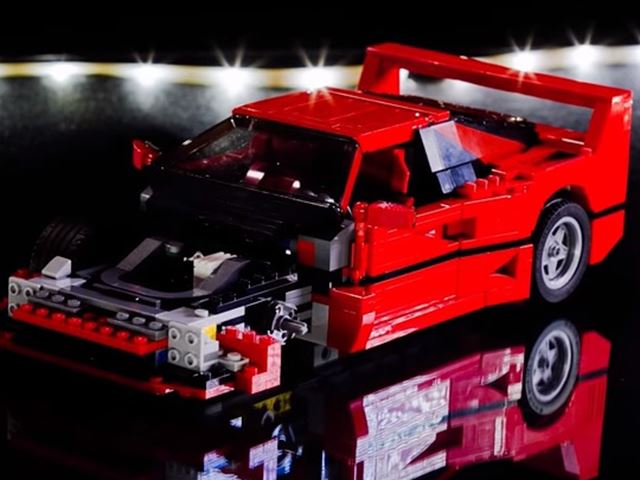 Смотрите, как Ferrari F40 будет построен за 1 минуту